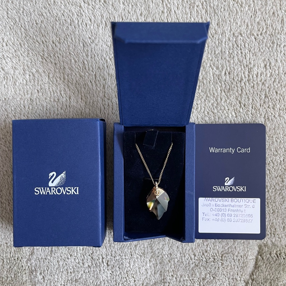 Swarovski leaf pendant - Picture 2 of 13